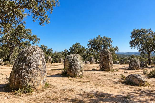 De Viana do Alentejo a um círculo de pedras mais antigo do que Stonehenge
