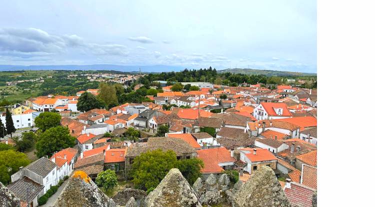 Castelo de Trancoso com uma vista desafogada