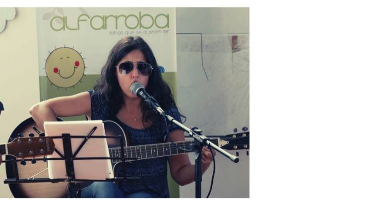 Nádia Pereira a cantar