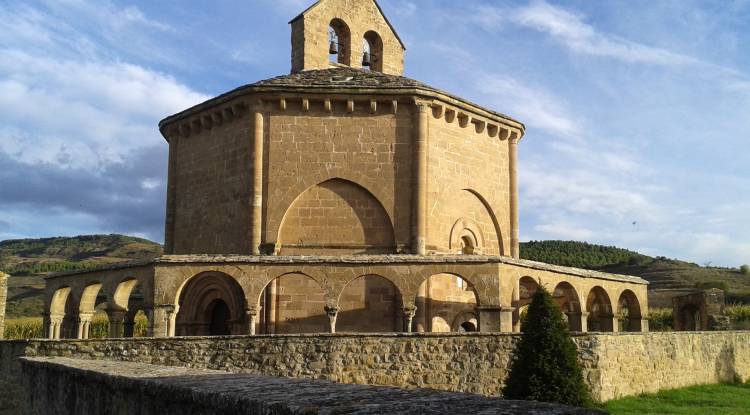 Santa Maria de Eunate célebre igreja pentagonal