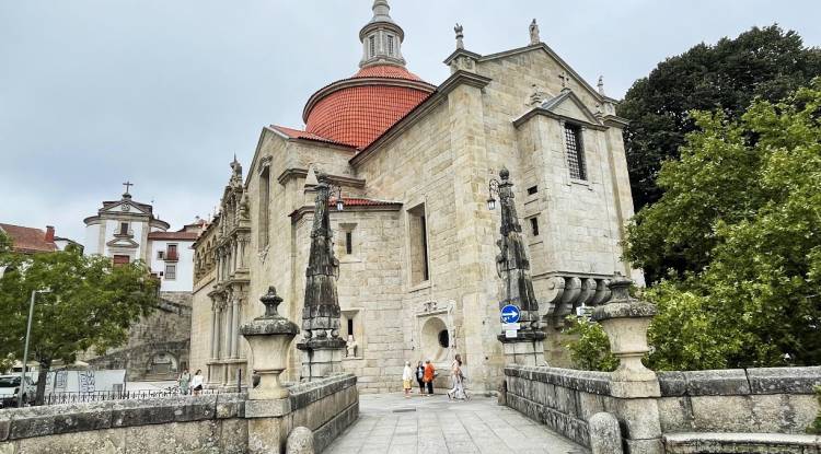 Panorâmica lateral da Igreja de S. Gonçalo