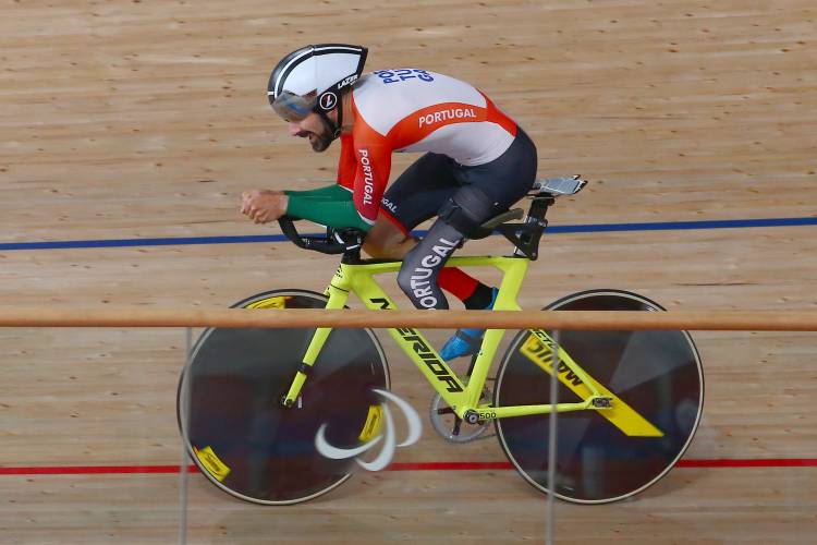 Telmo Pinão conquista primeiro diploma paralímpico