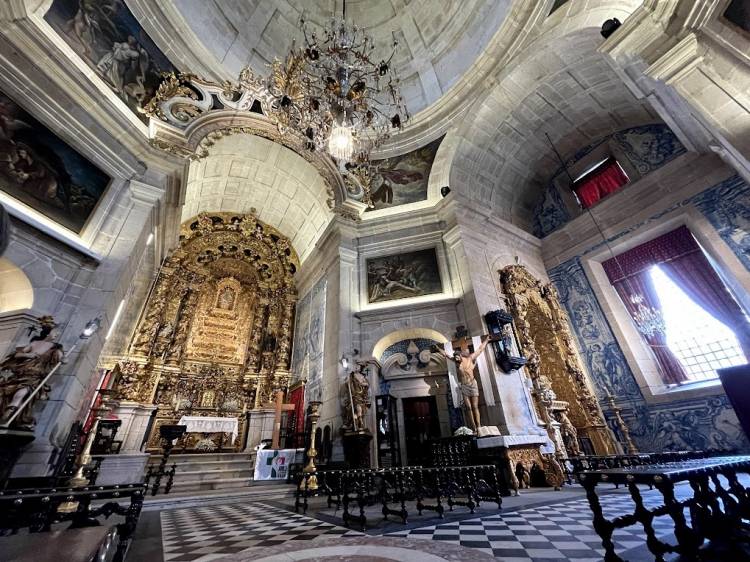 Em Barcelos Mora o Galo que é Lenda e Artesanato