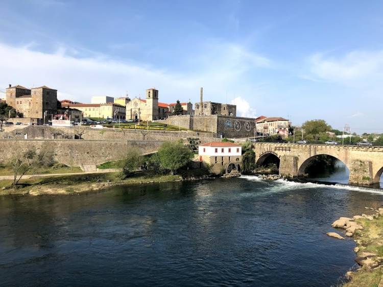 Em Barcelos Mora o Galo que é Lenda e Artesanato
