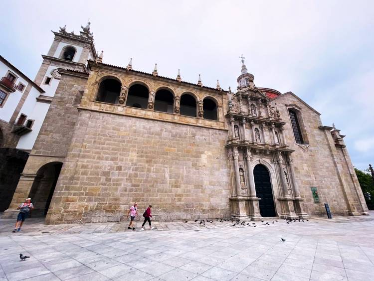 A Enigmática Varanda dos Reis da Igreja de S. Gonçalo
