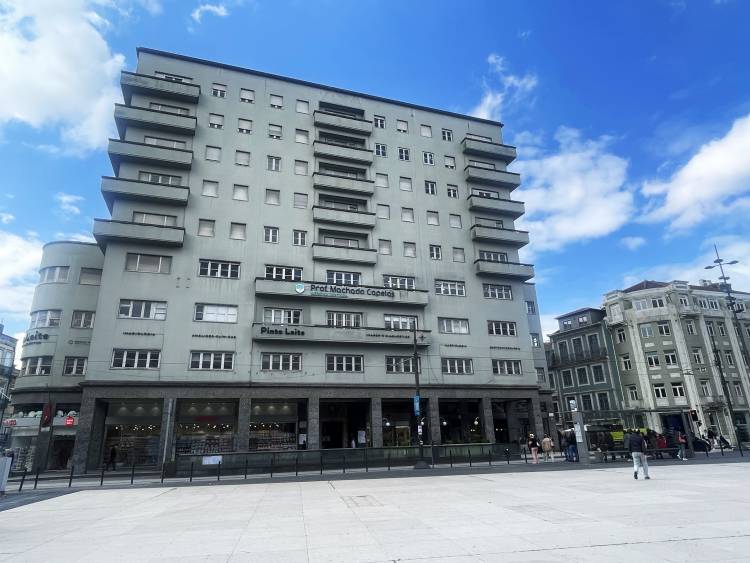 Porto Modernista: A Praça D. João I como espelho de uma cidade em mudança