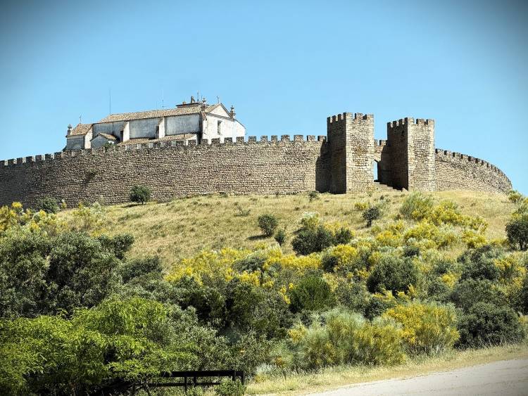 Arraiolos, uma vila bordada à mão